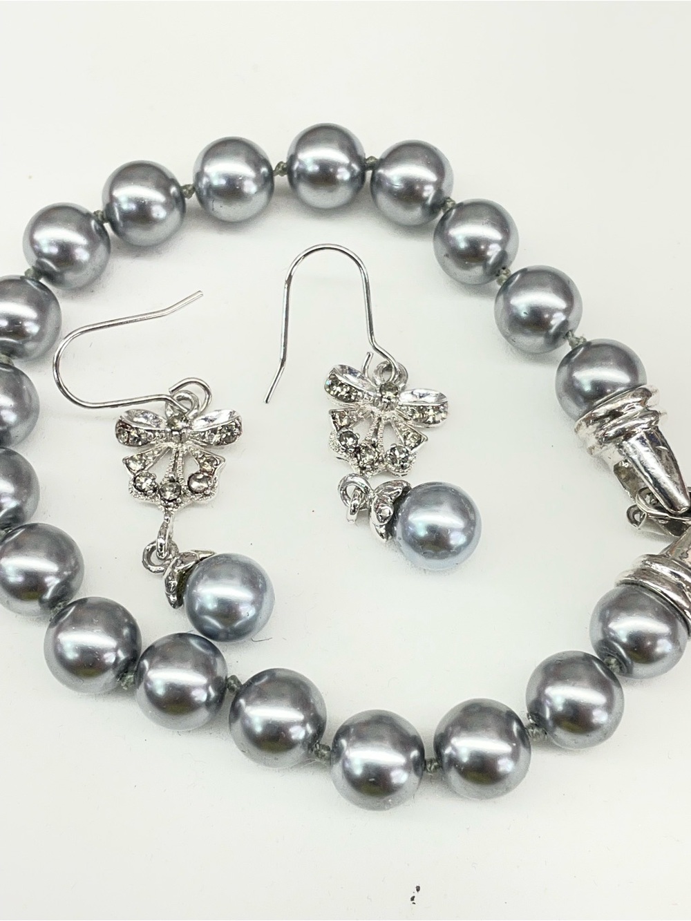 Silver-Gray Pearl Bracelet with Bow Accent Earrings - Women's Jewelry